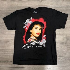 Selena Queen Of Cumbia Band Tee Men’s Size Medium/Large